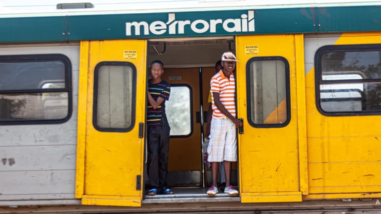 Güney Afrika ulaşımını temsil eden tren fotoğrafı